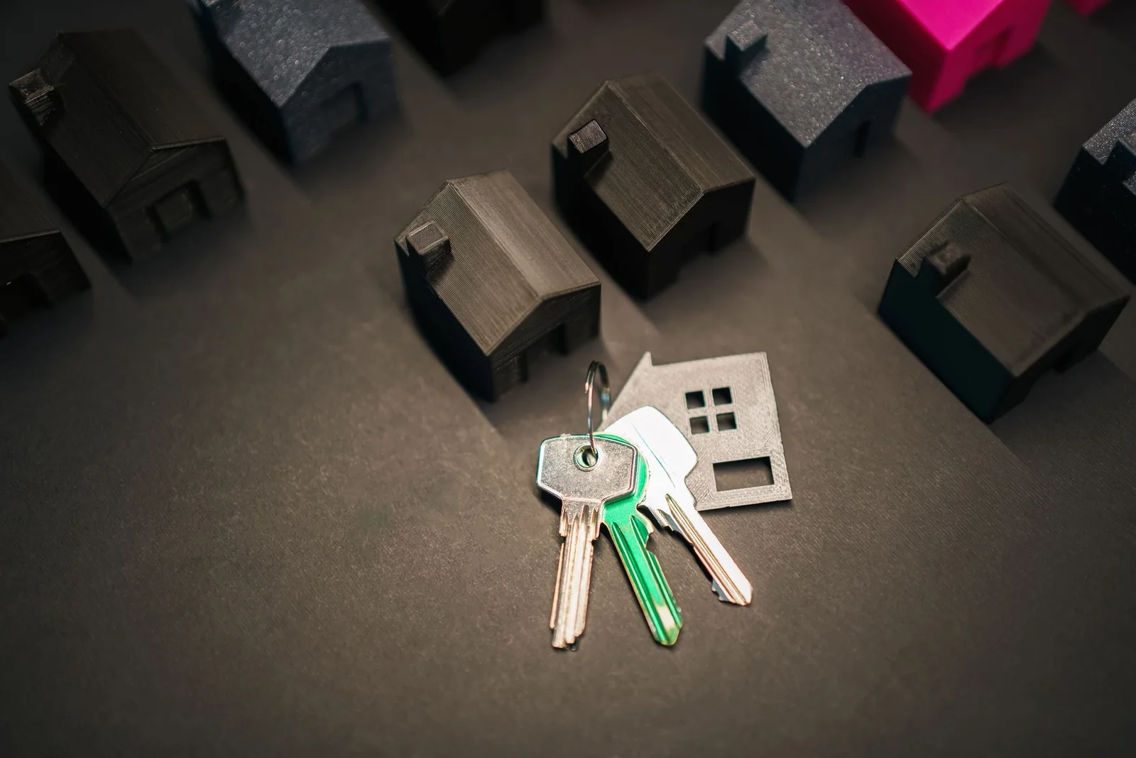 House models and keys representing buying choices